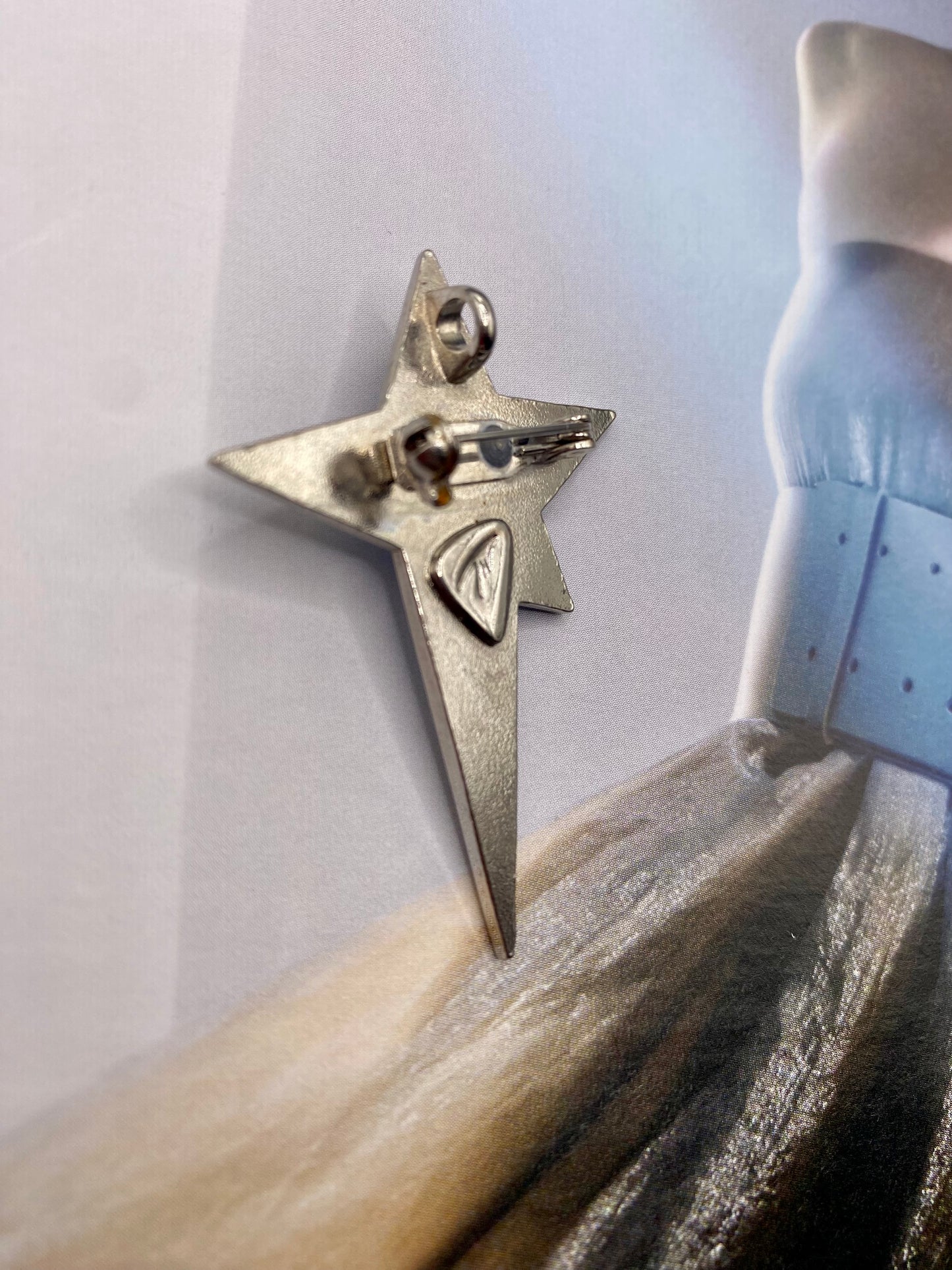 Thierry Mugler pendant