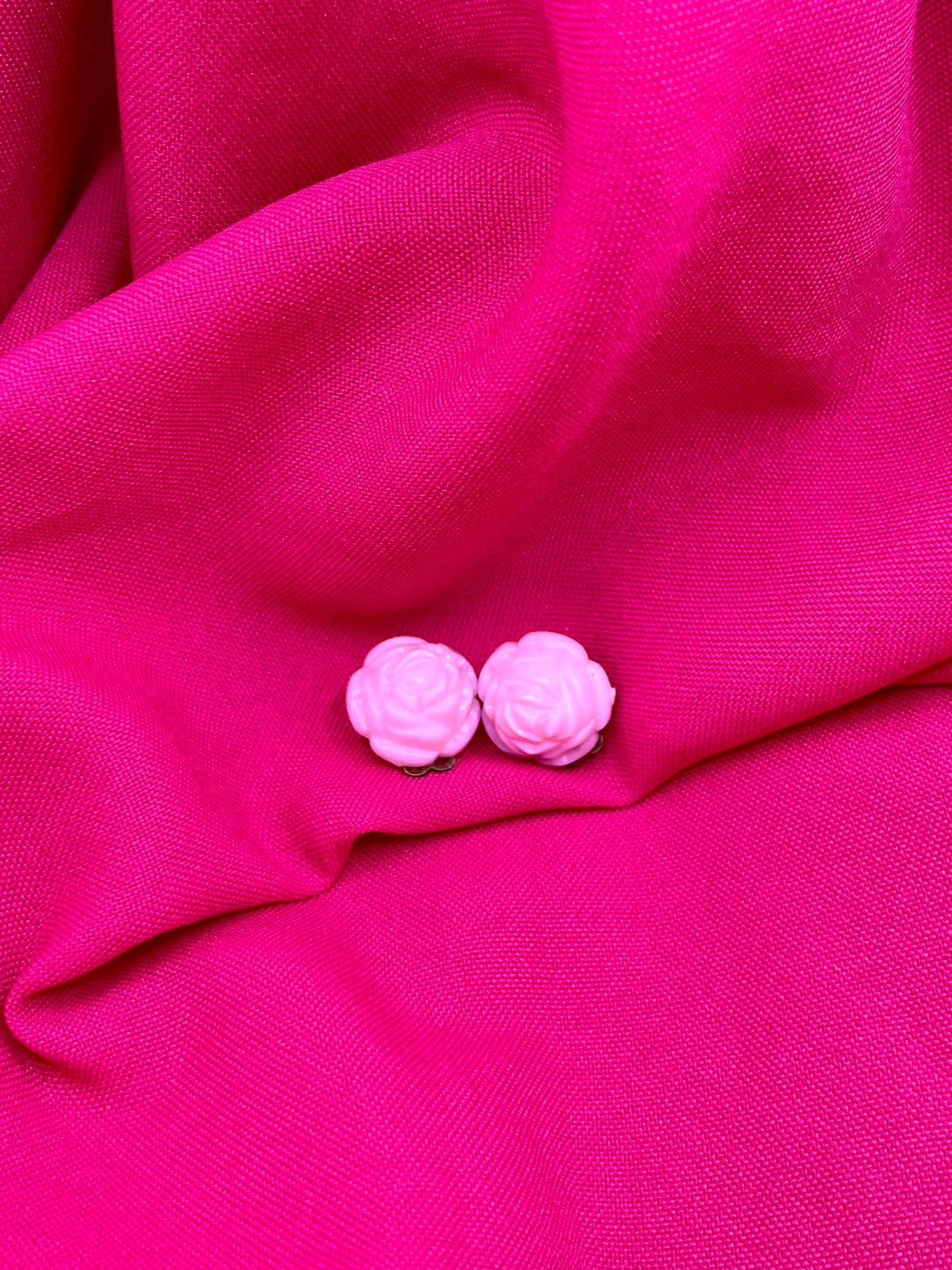 Mini pink rose clips