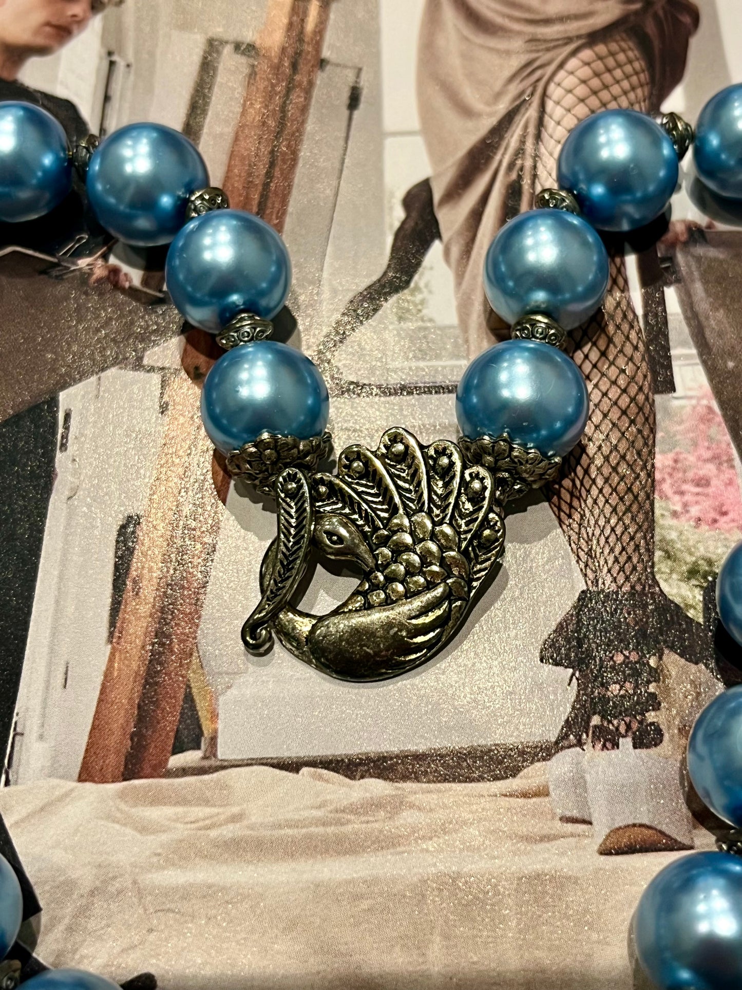 Peacock 1930s blue pearls necklace