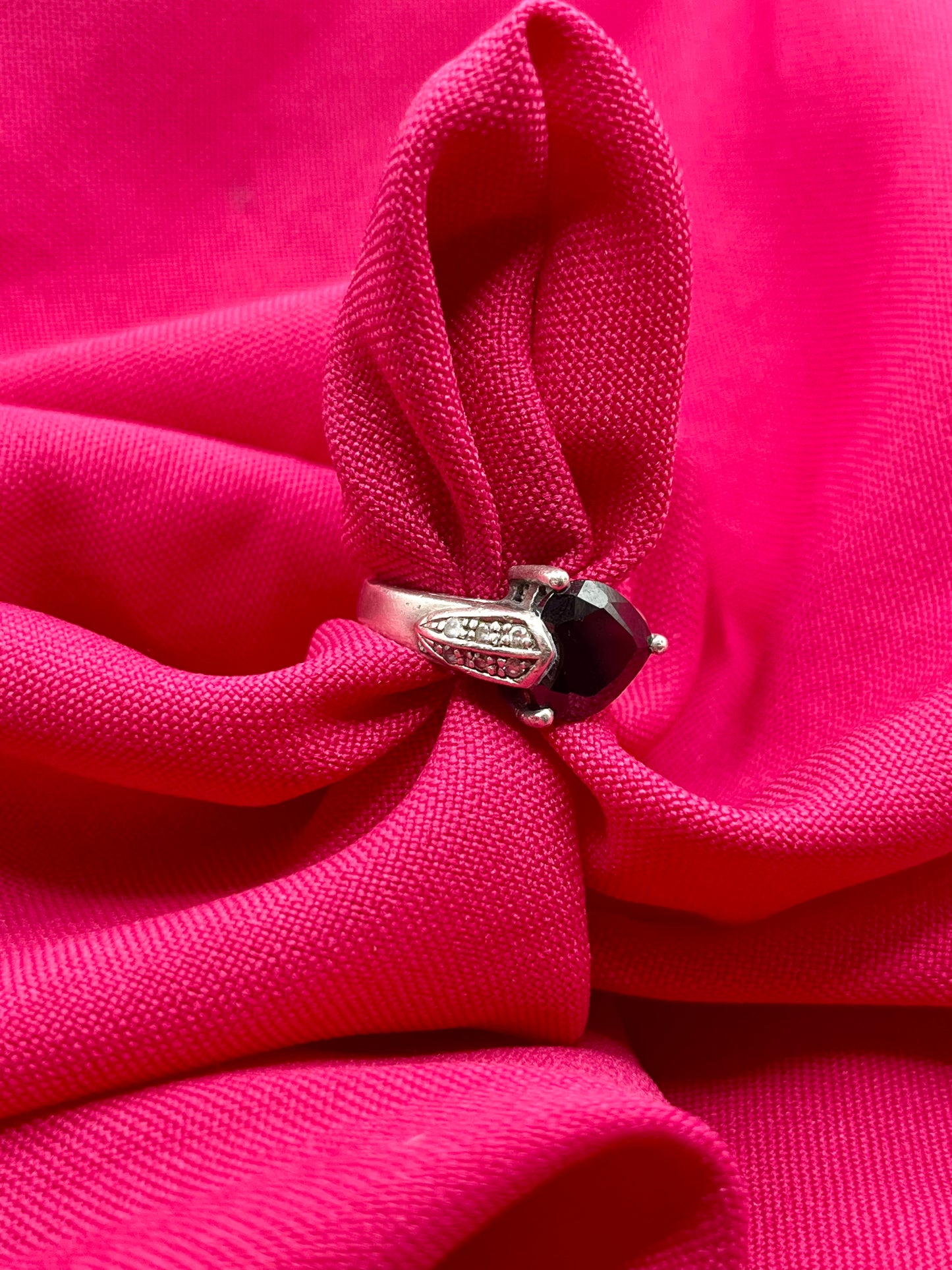 Black heart crystal ring