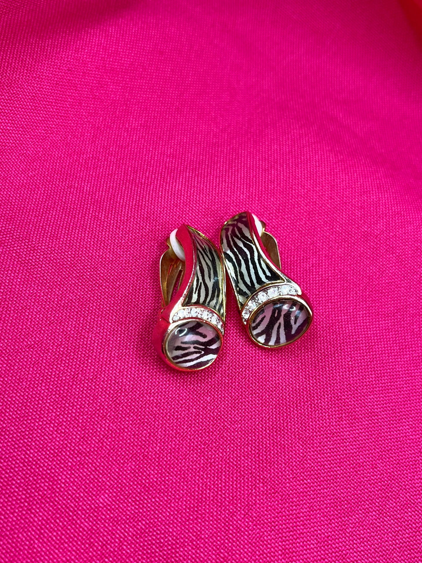 80s Zebra clips