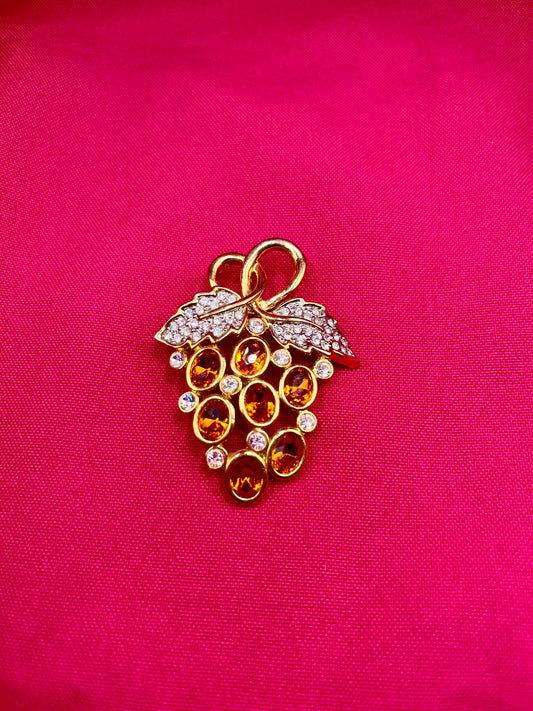 Grapes pendant