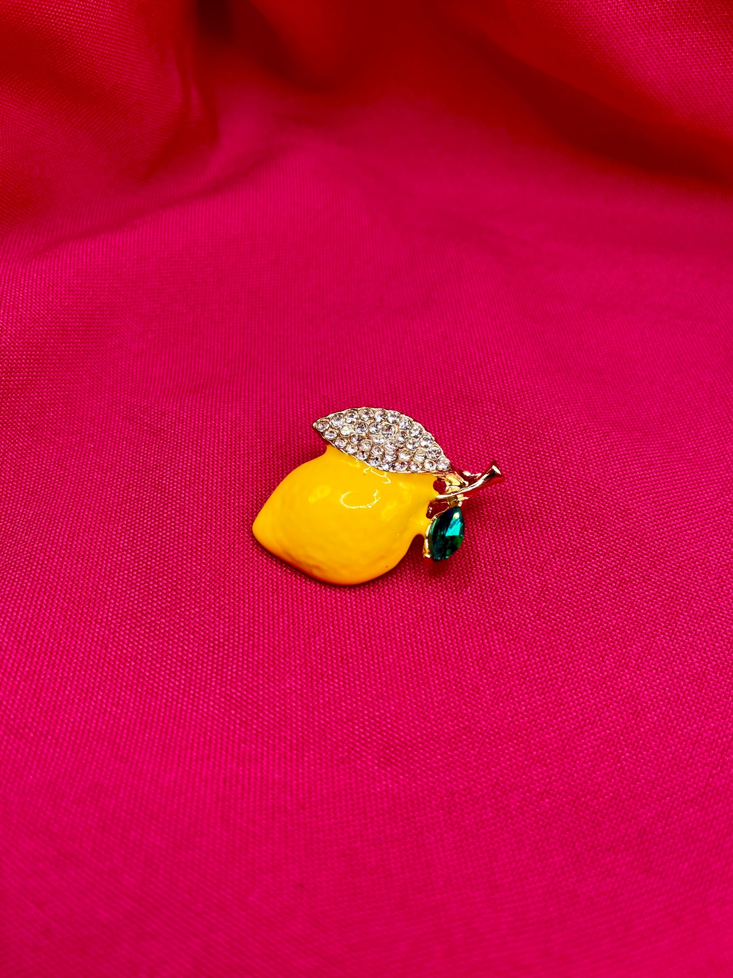 Lemon brooch