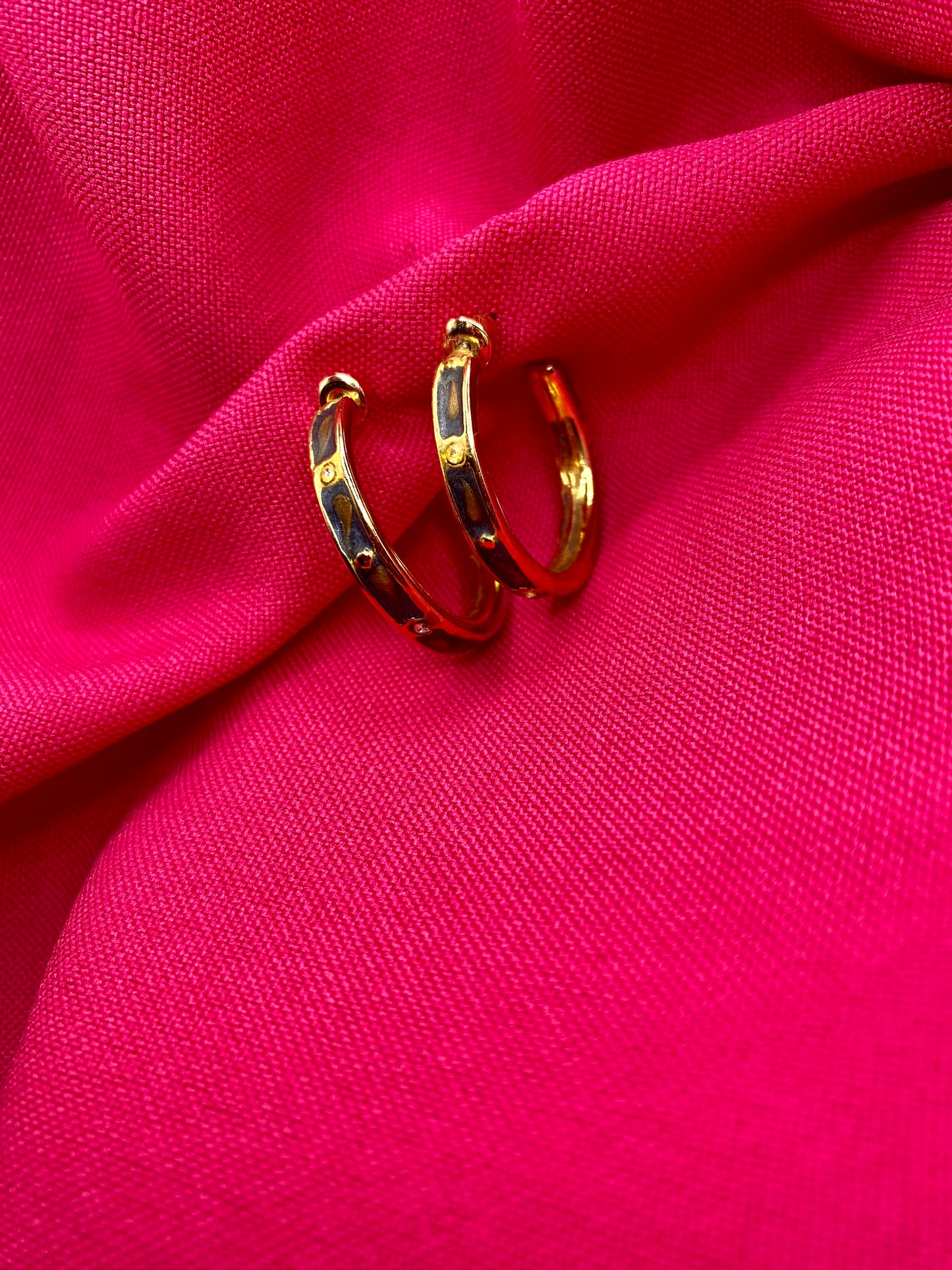 Nacre hoops