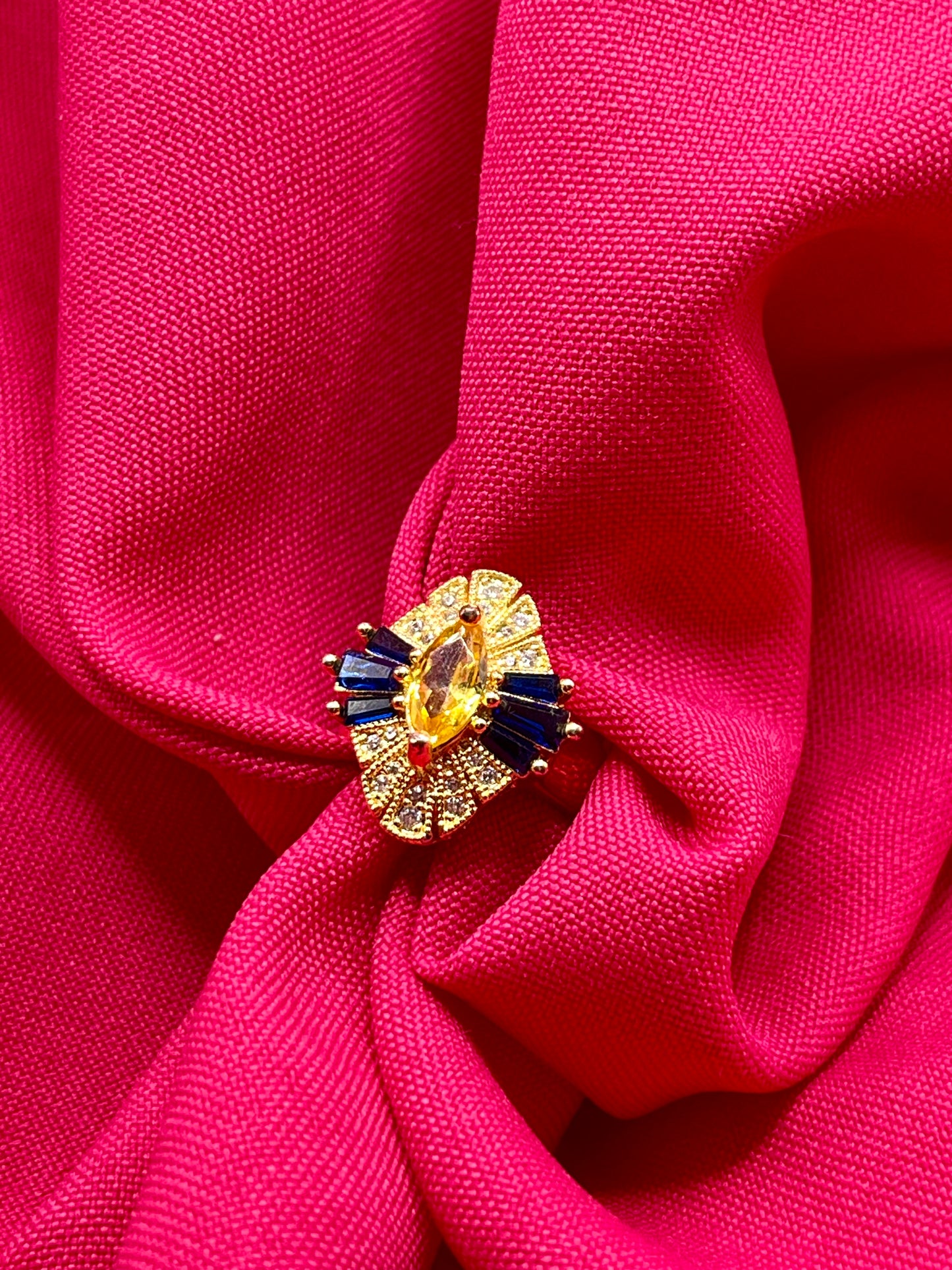 Art déco vibe ring