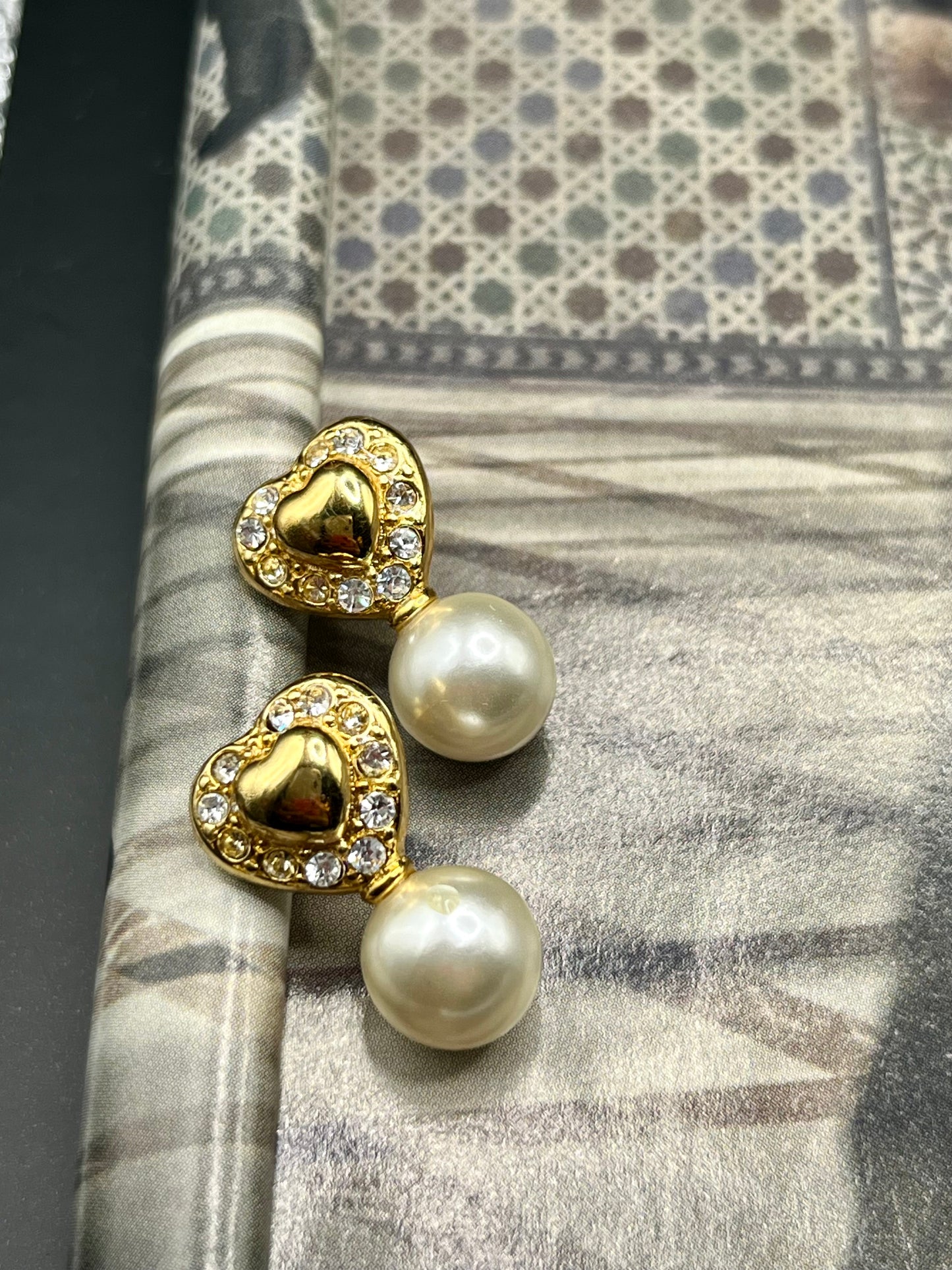 Gold hearts earrings