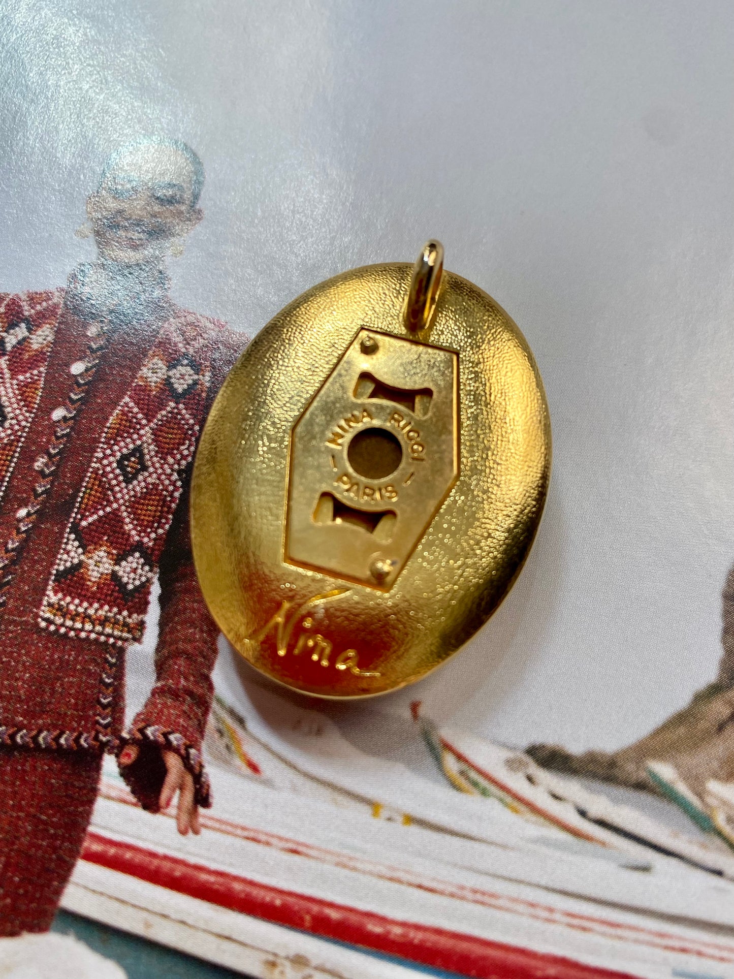 Pendentif parfumé Nina Ricci