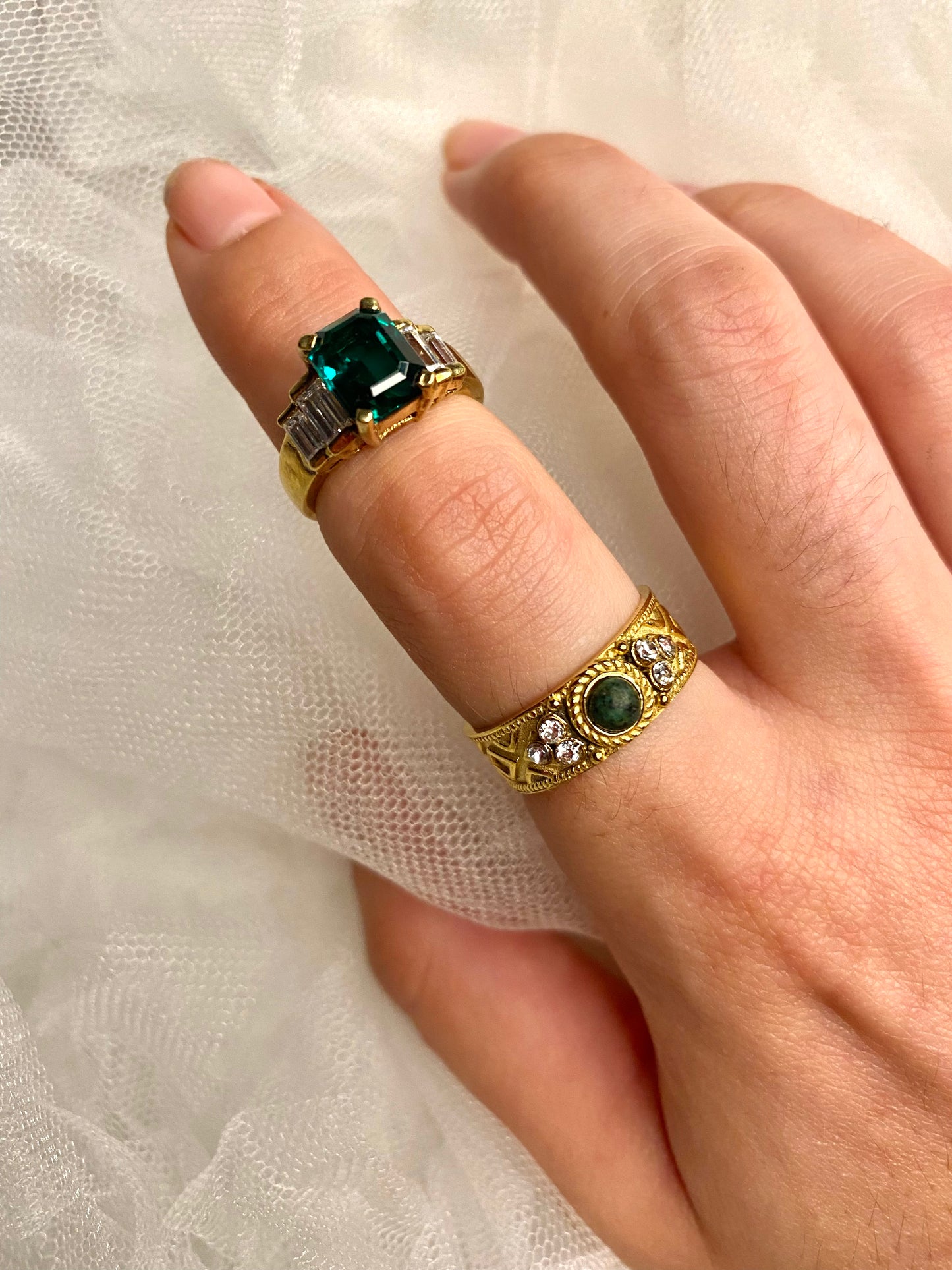Geometric ring