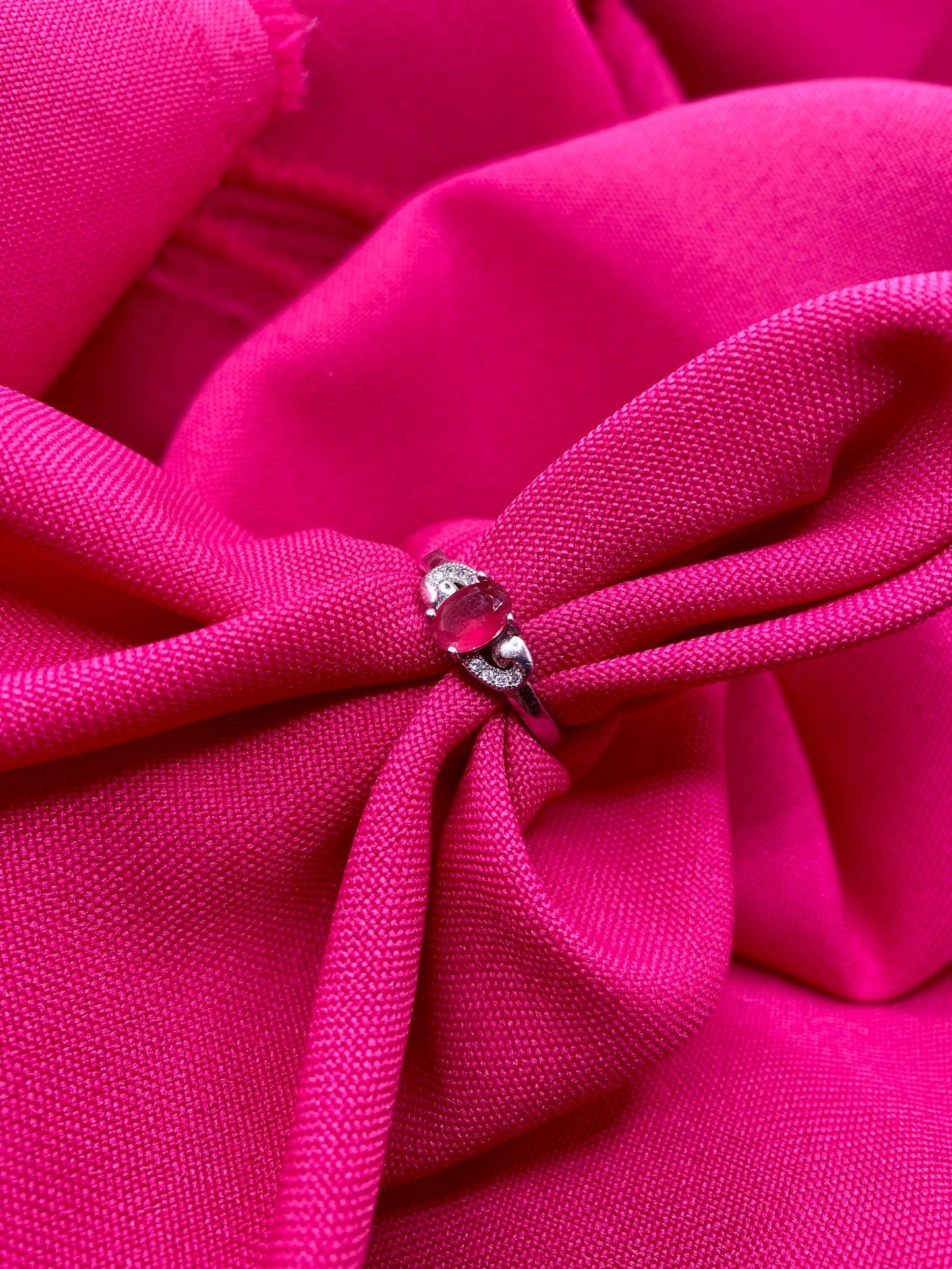 Solitaire fuschia ring