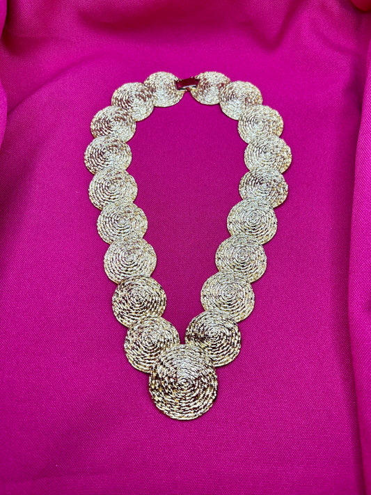 Round gold necklace