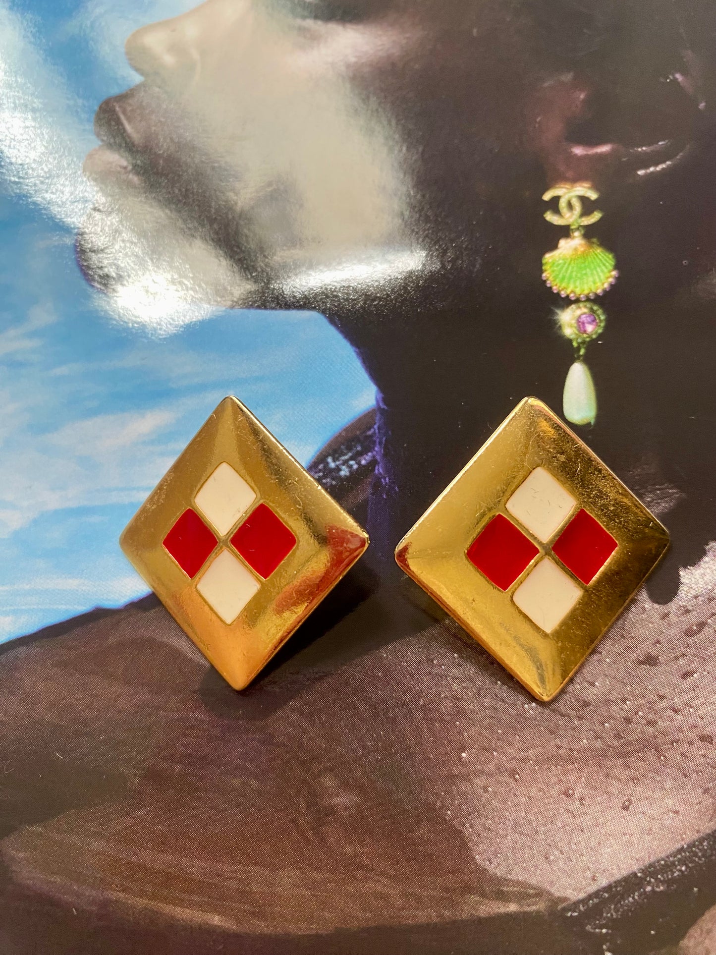 Square gold earrings