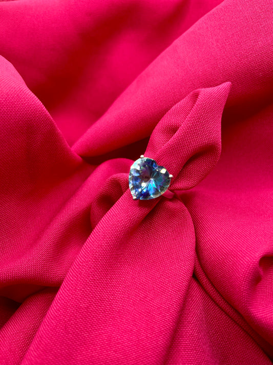Oversize heart ring