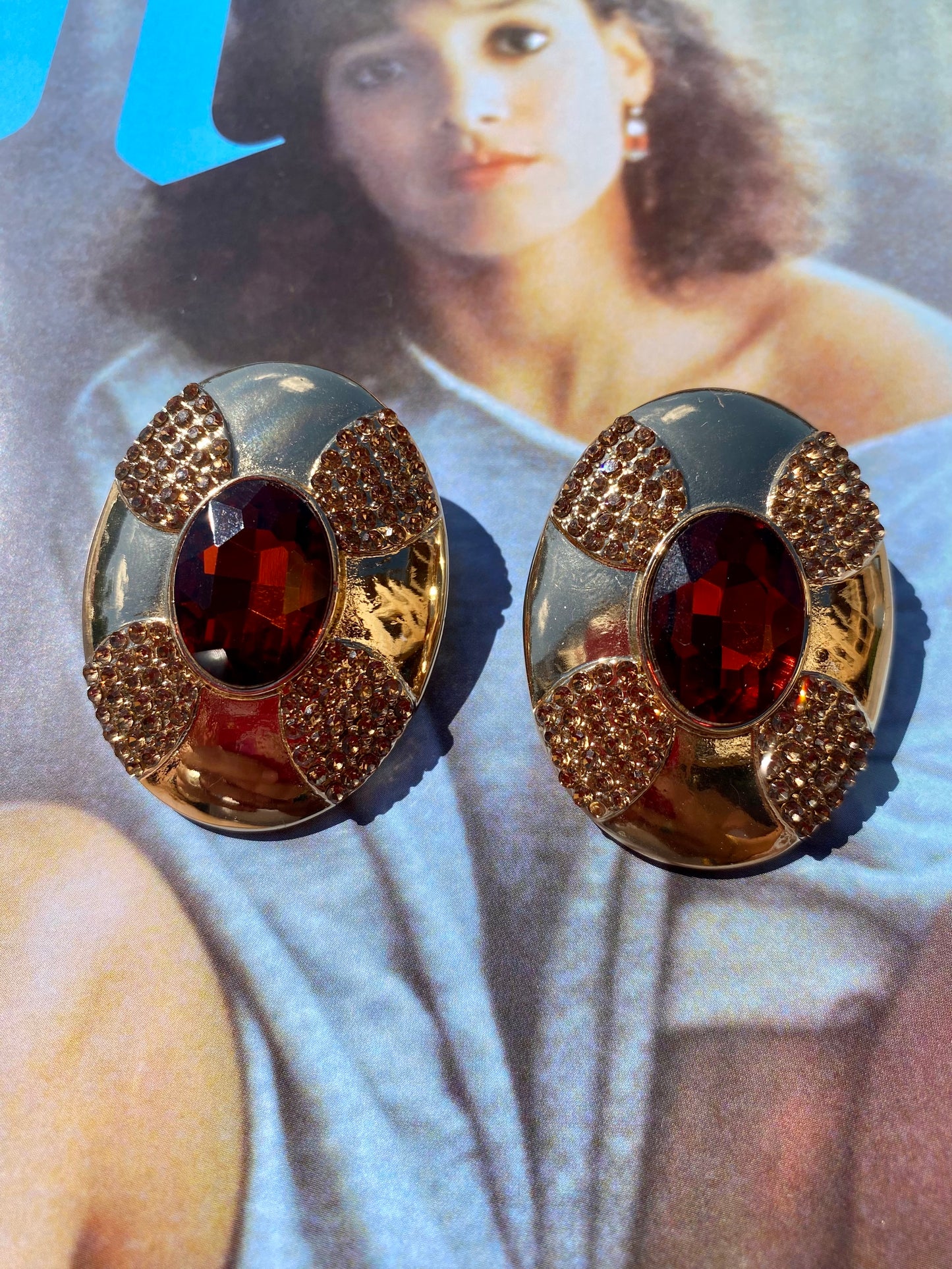 Vintage shiny earrings