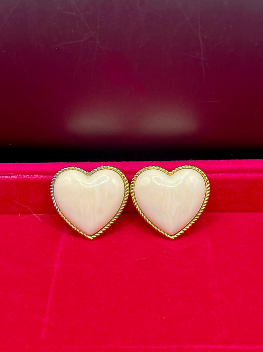 Oversize heart clips