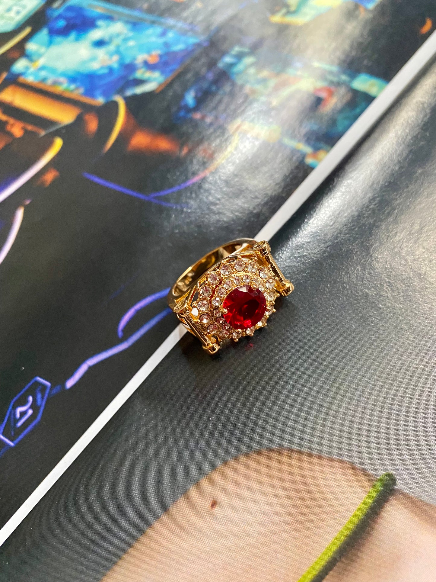 Bague ronde cristal rouge