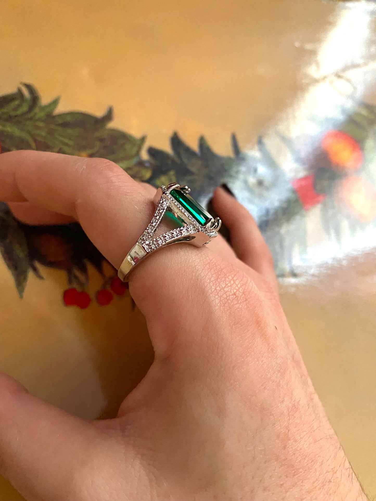 Emerald shape ring