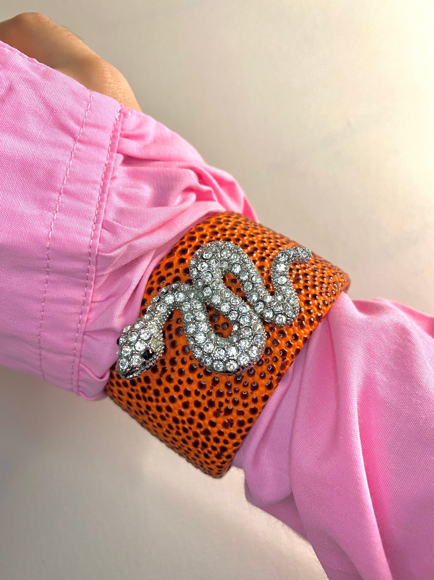 Snake cuff