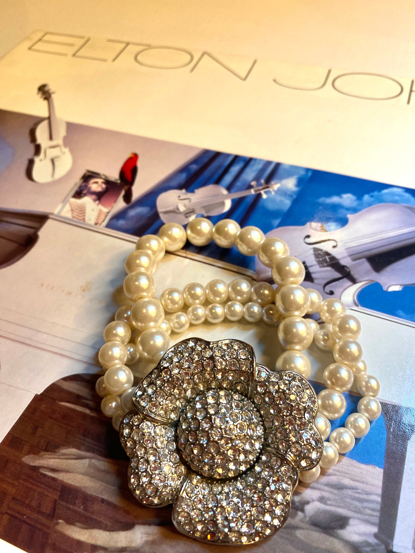 Flower of pearls bracelet