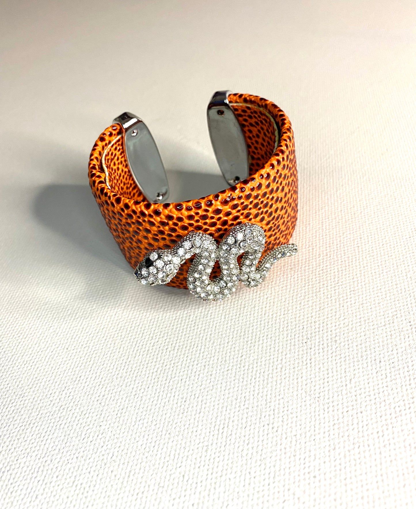 Snake cuff